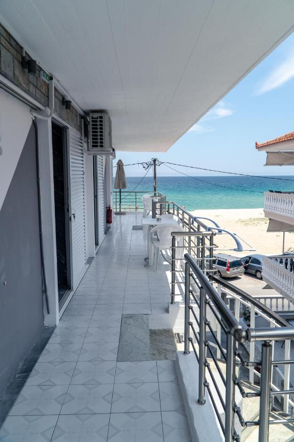 Cocoon Hotel-Beach Bar Сарти Экстерьер фото
